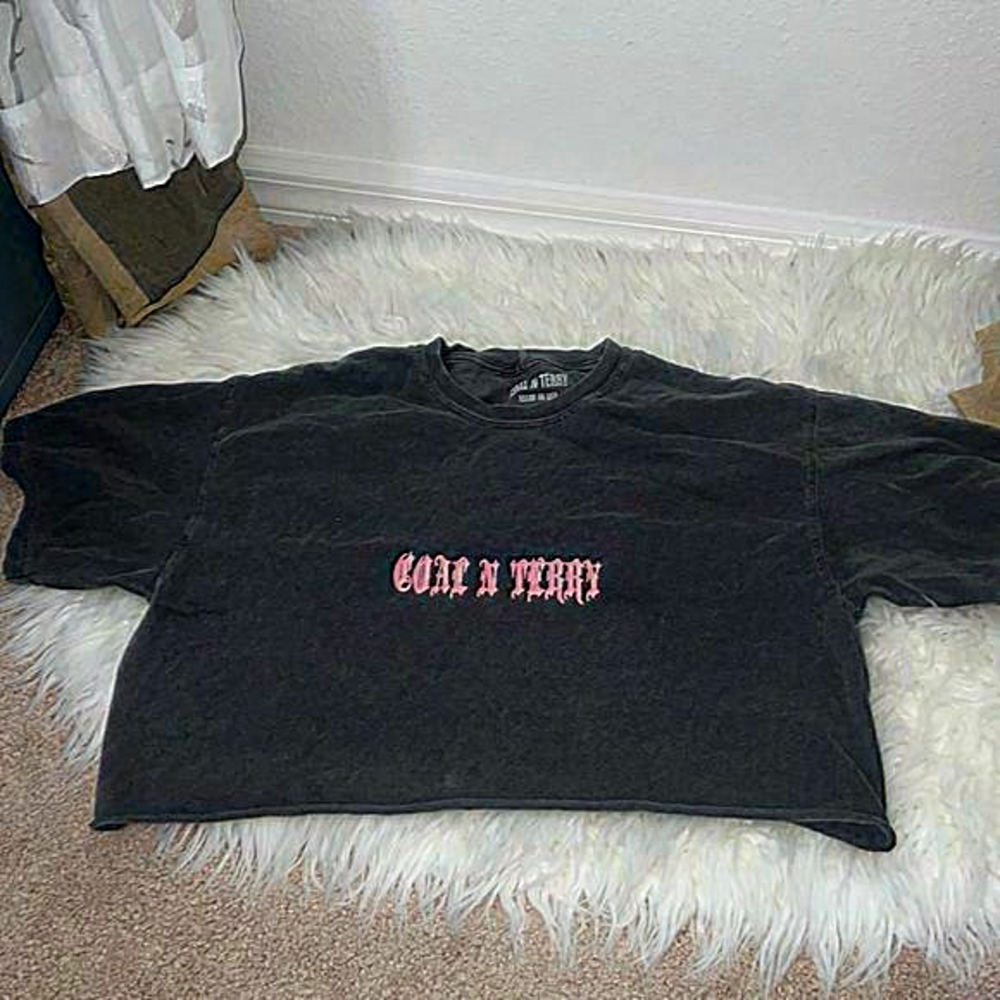 Coal‎ n Terry crop top